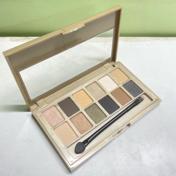 Maybelline eyeshadow - Picture 2 of 3